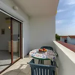 Daire Fuer 4 Personen Ražanac
